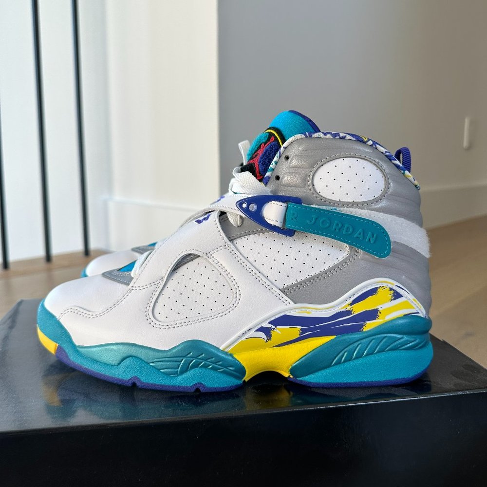 NIKE WMNS Air Jordan 8 Retro